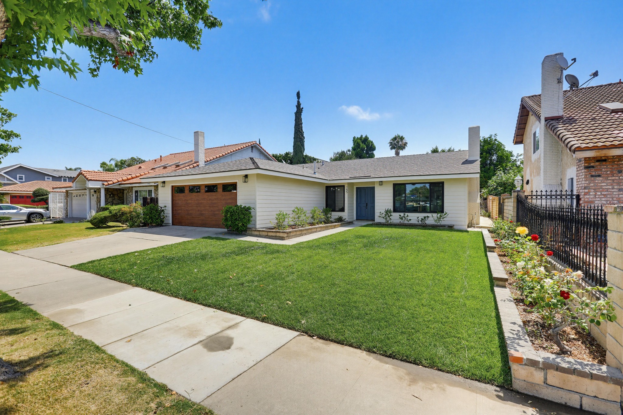 Virtual tour photo 3 of 73 for 155 S Lincoln St