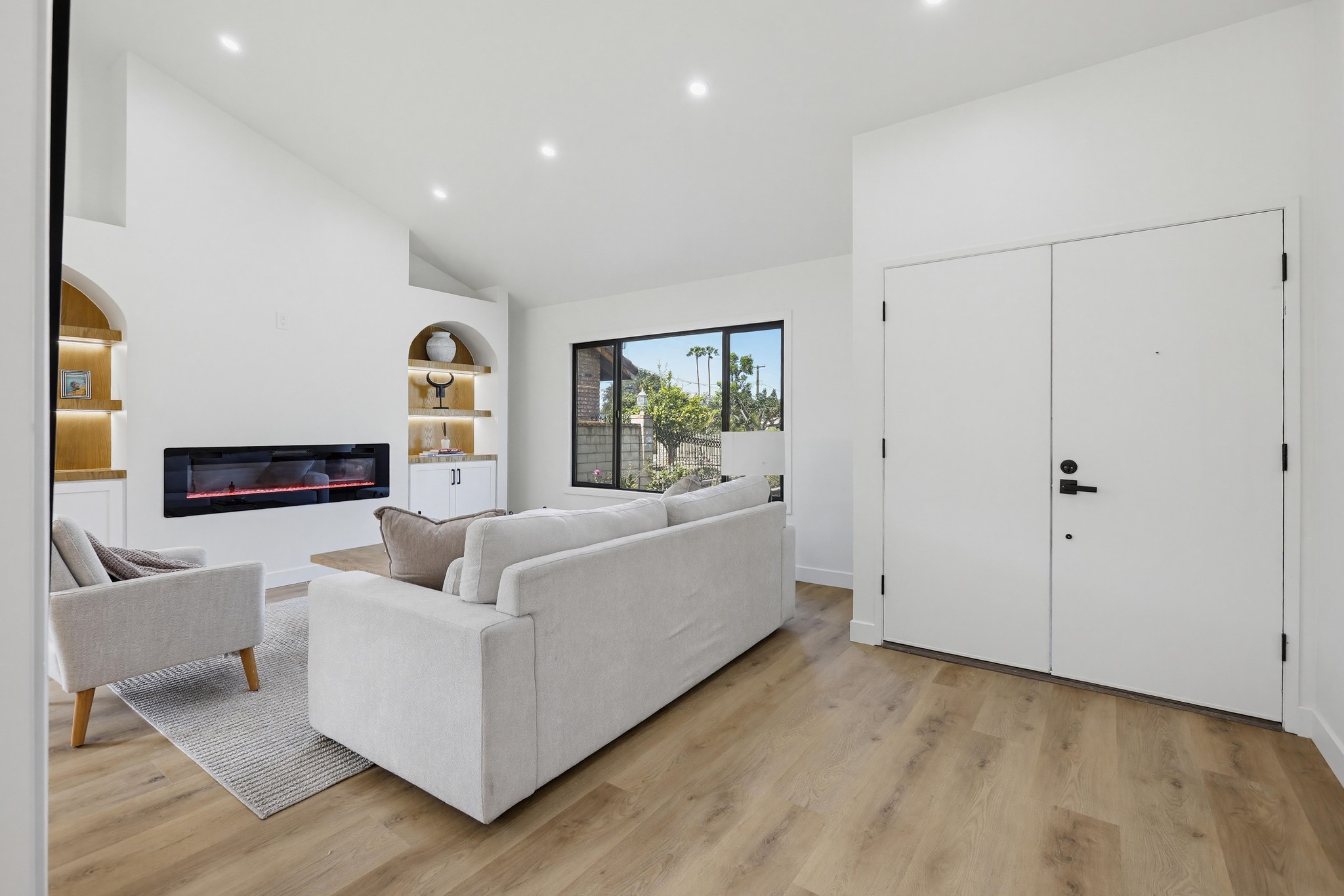 Virtual tour photo 10 of 73 for 155 S Lincoln St