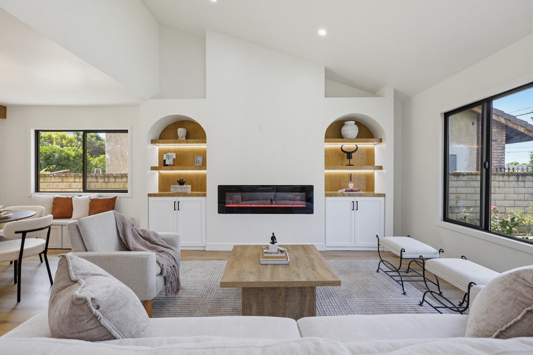 Virtual tour photo 11 of 73 for 155 S Lincoln St
