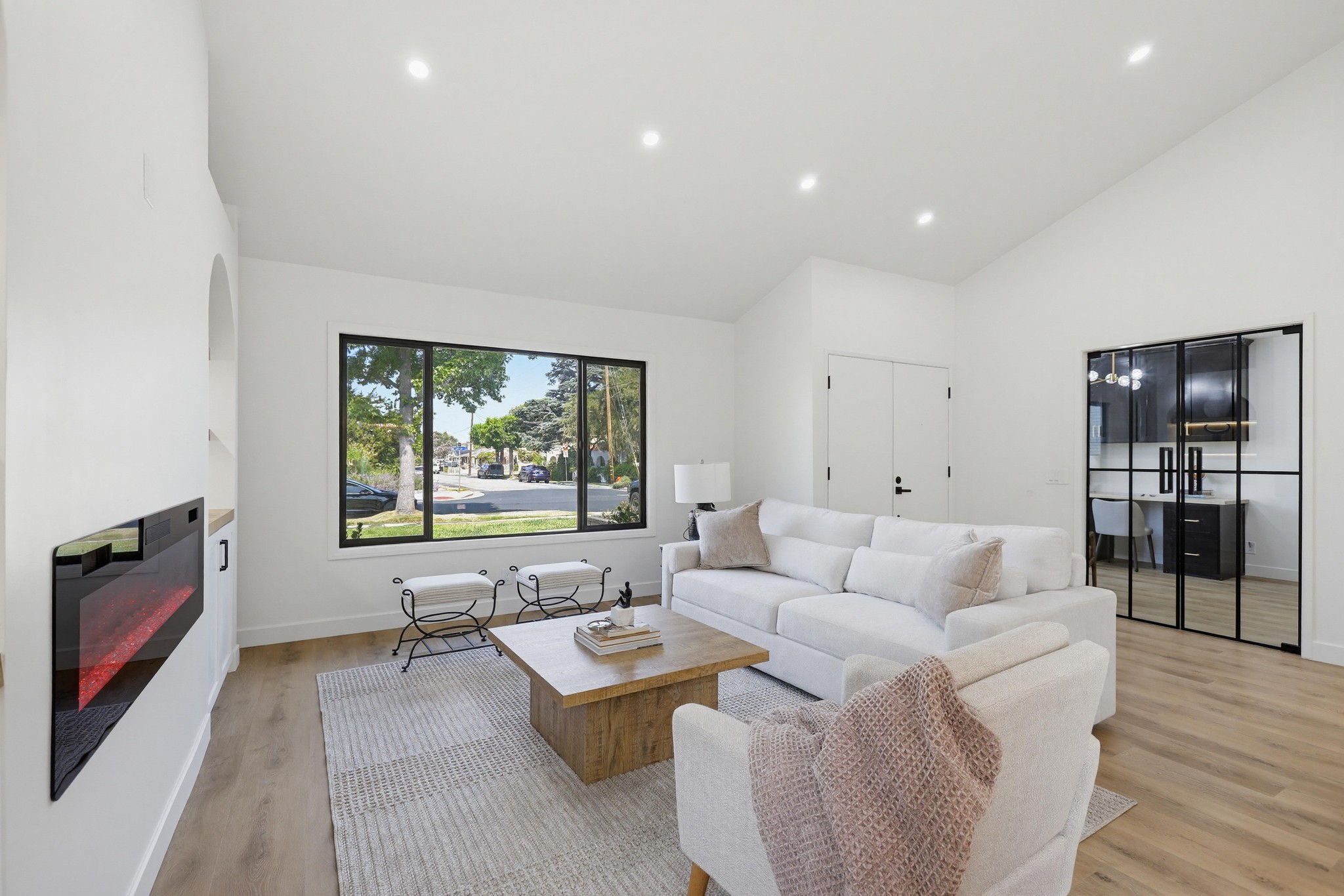 Virtual tour photo 16 of 73 for 155 S Lincoln St