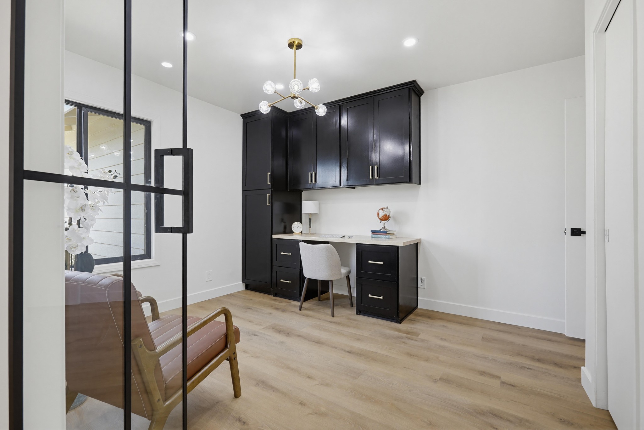 Virtual tour photo 19 of 73 for 155 S Lincoln St