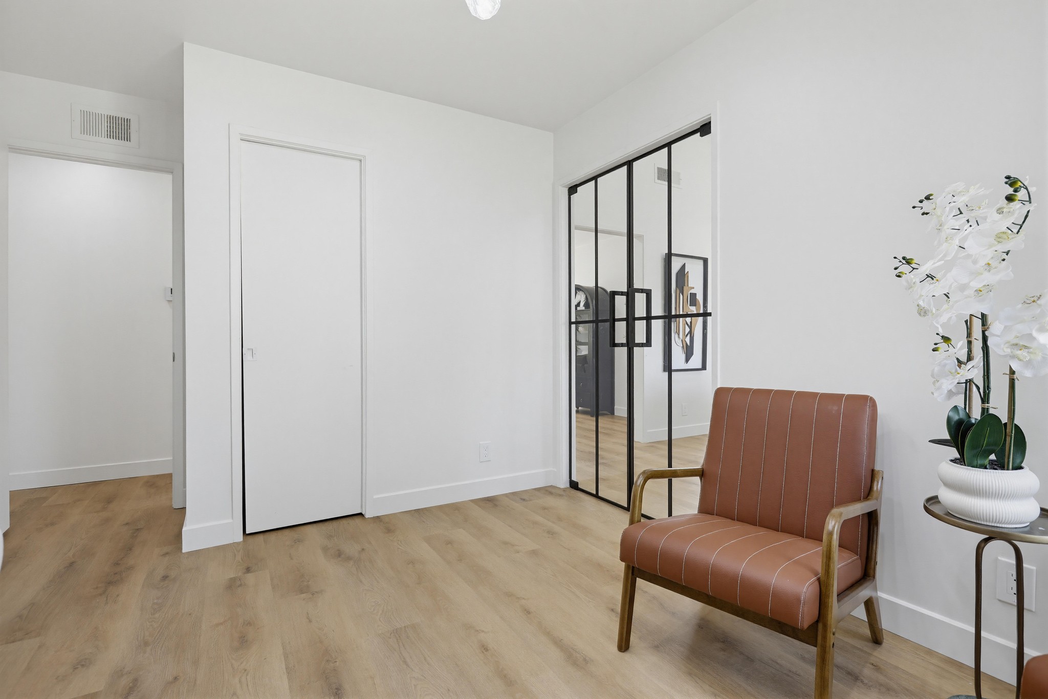 Virtual tour photo 22 of 73 for 155 S Lincoln St