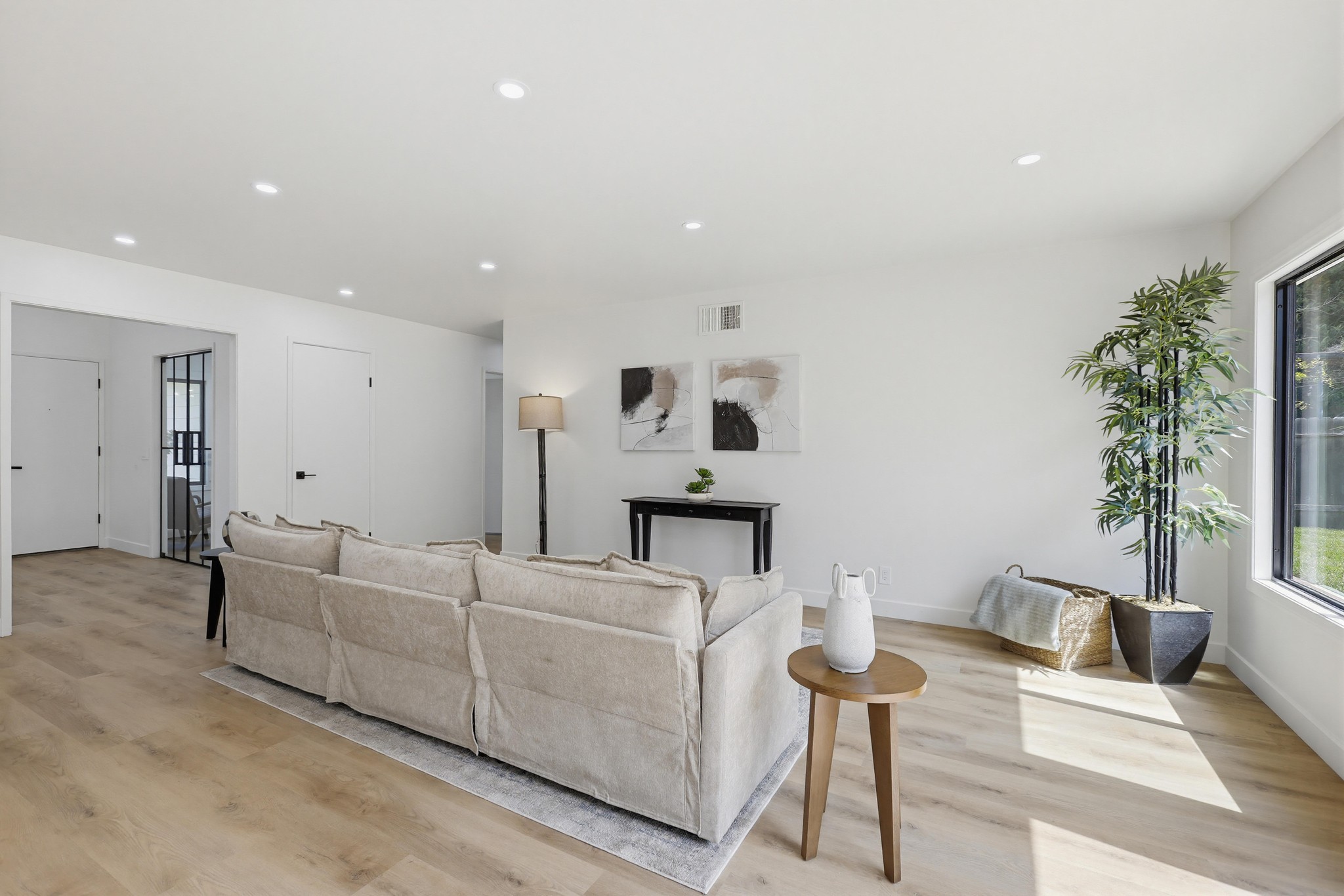 Virtual tour photo 38 of 73 for 155 S Lincoln St