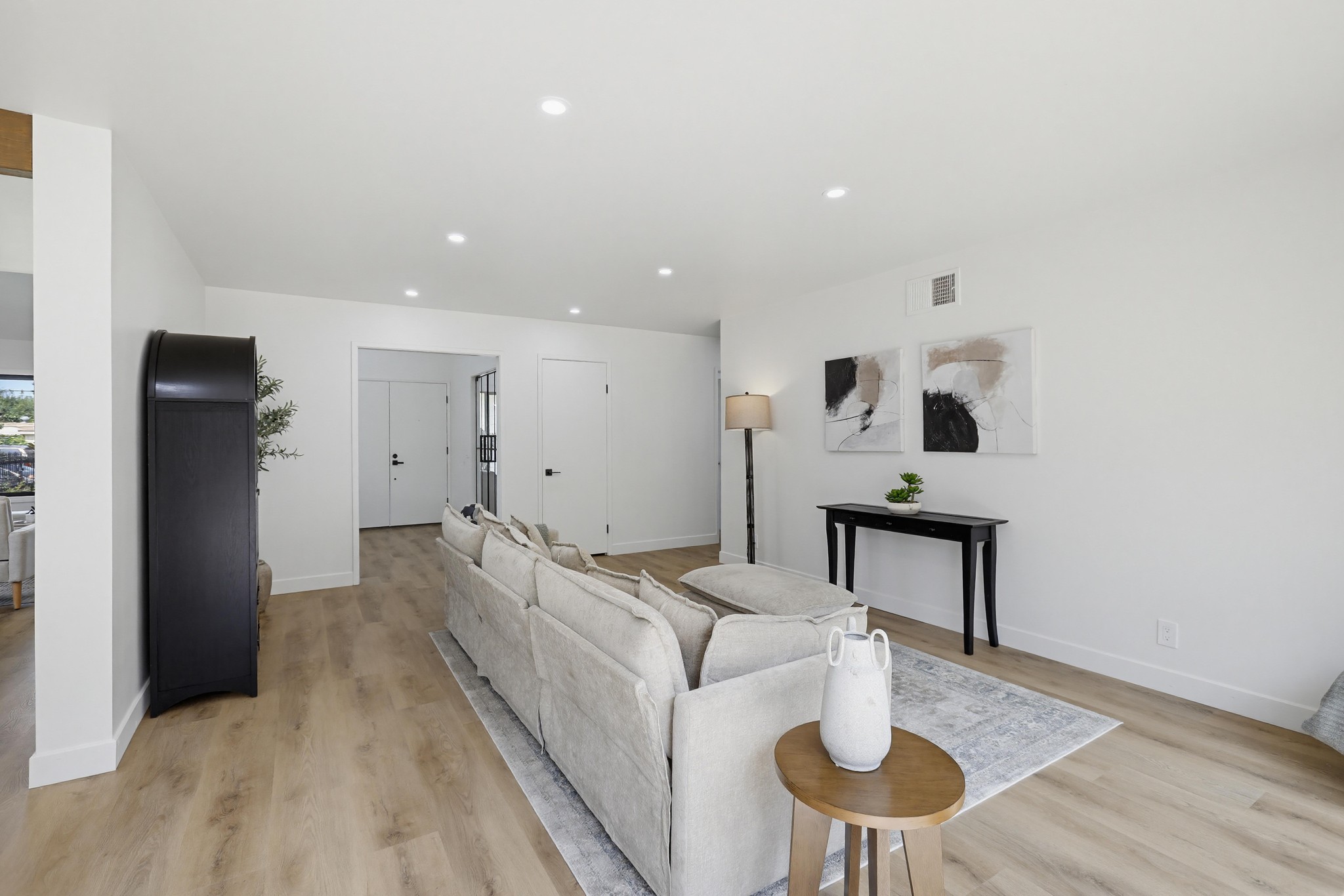 Virtual tour photo 40 of 73 for 155 S Lincoln St