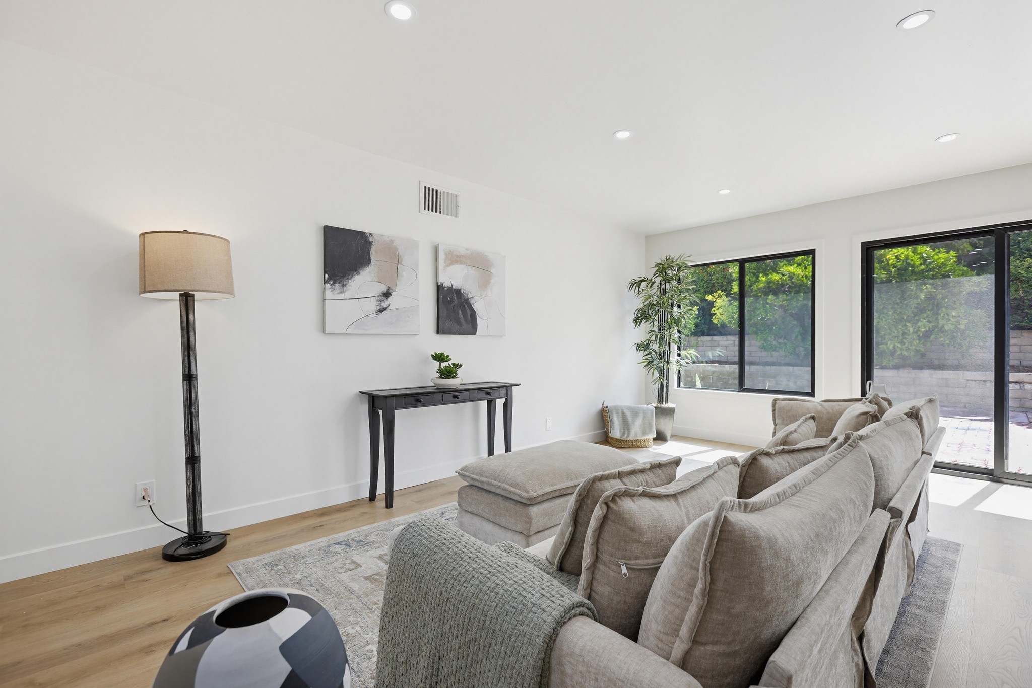 Virtual tour photo 46 of 73 for 155 S Lincoln St