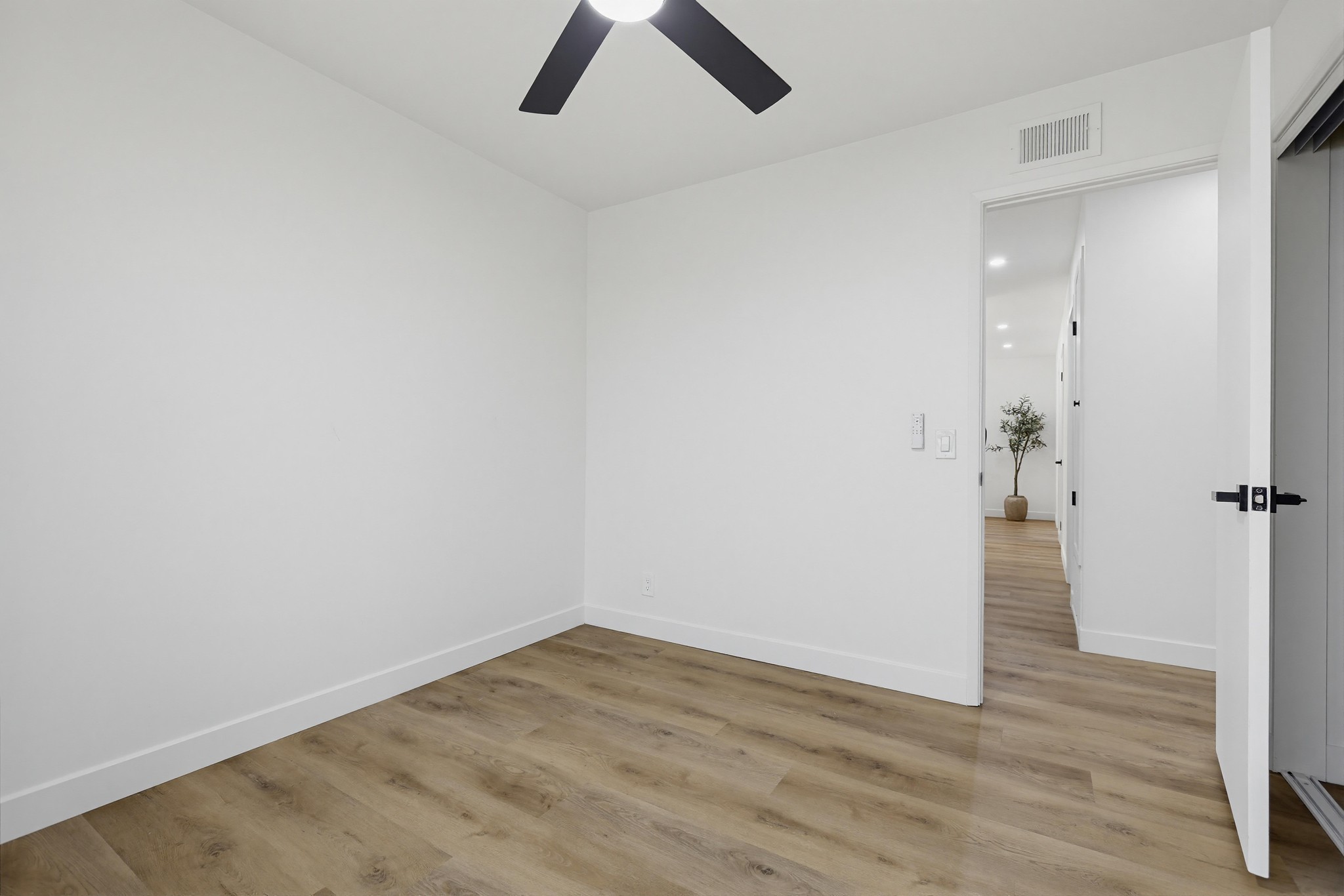 Virtual tour photo 52 of 73 for 155 S Lincoln St