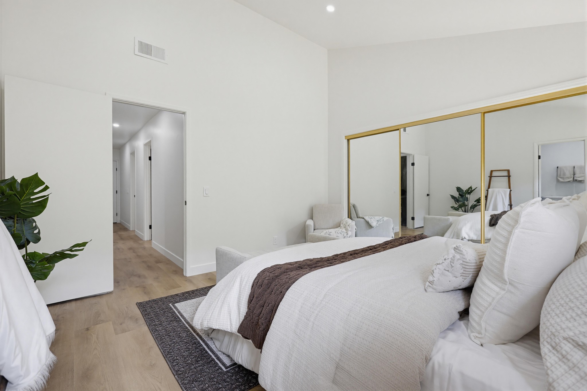 Virtual tour photo 62 of 73 for 155 S Lincoln St