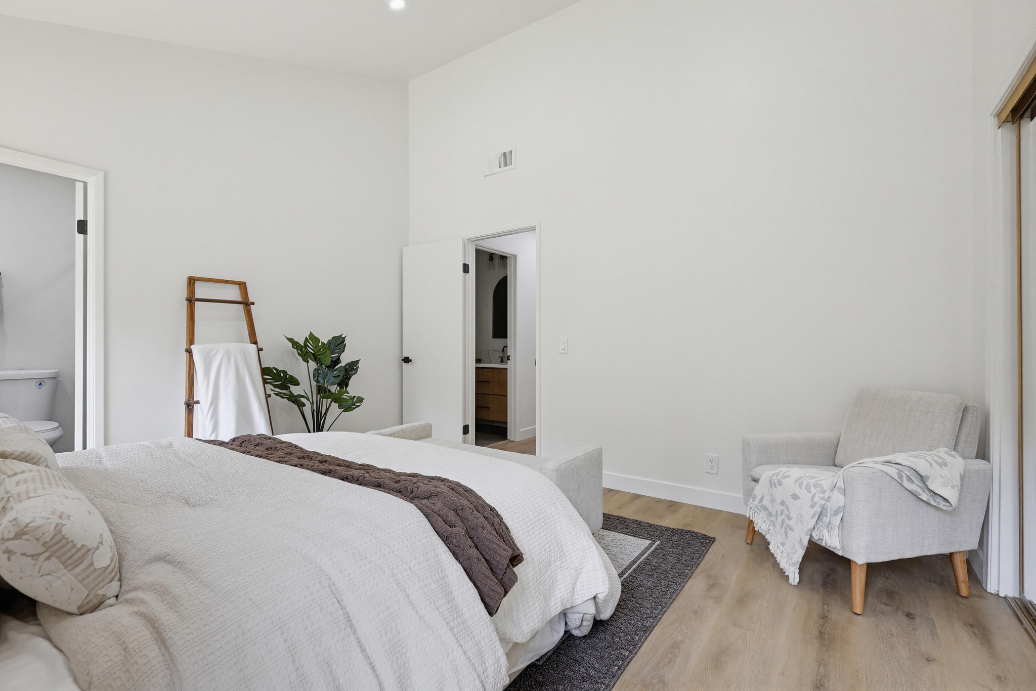 Virtual tour photo 64 of 73 for 155 S Lincoln St