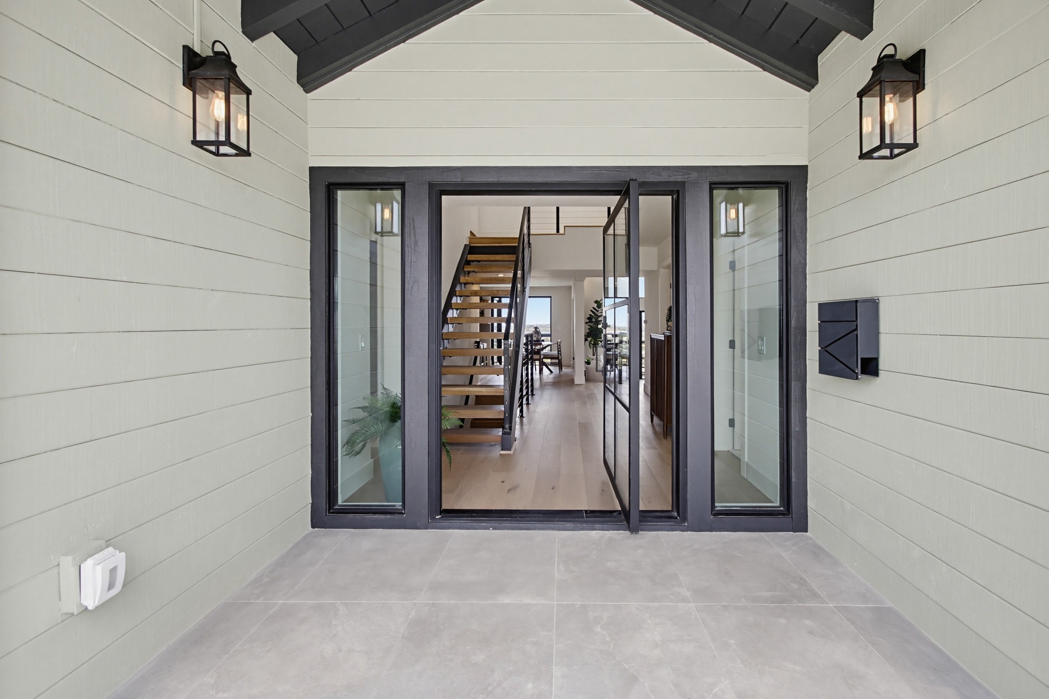 Virtual tour photo 4 of 164 for 1550 Everview Rd