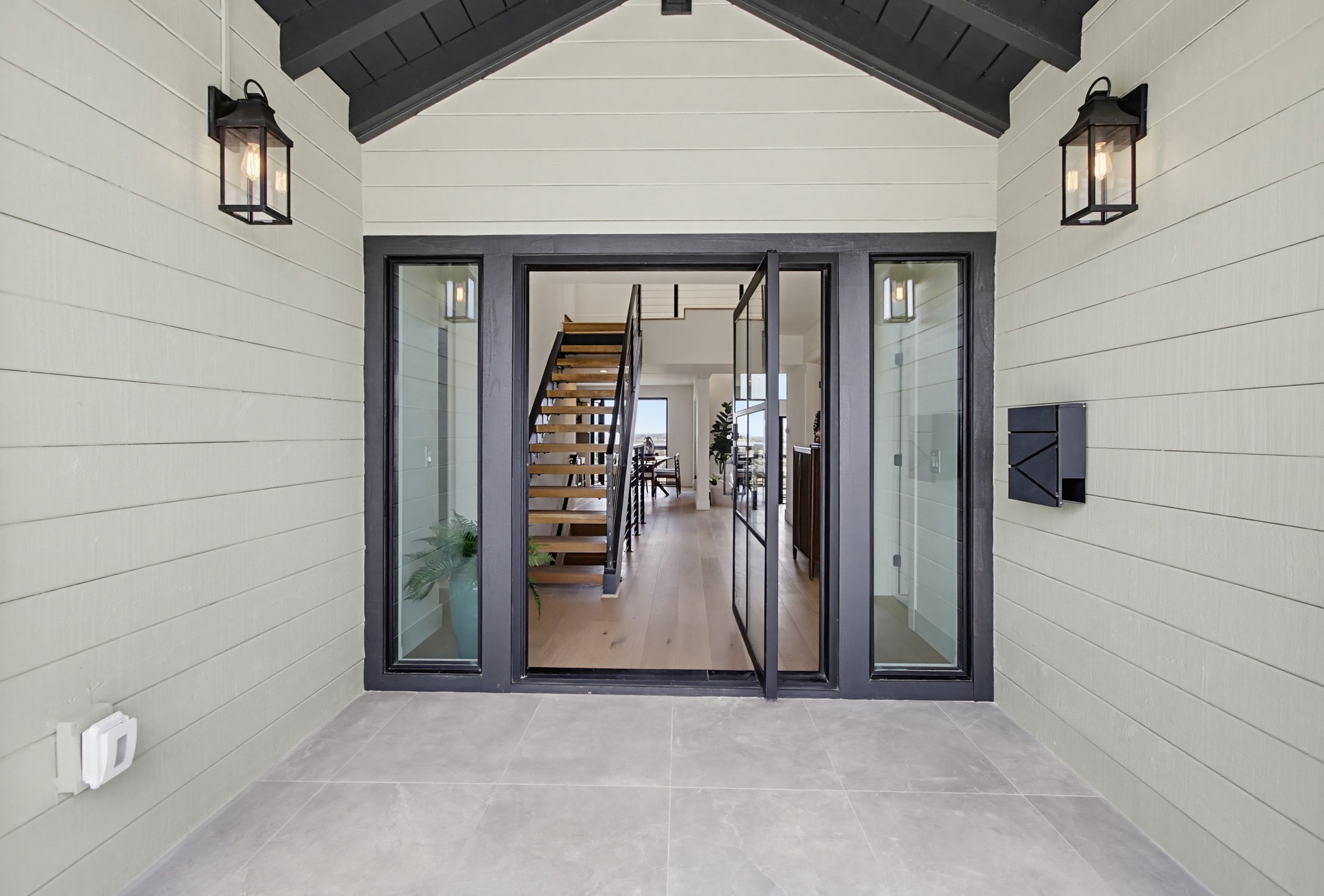 Virtual tour photo 5 of 164 for 1550 Everview Rd