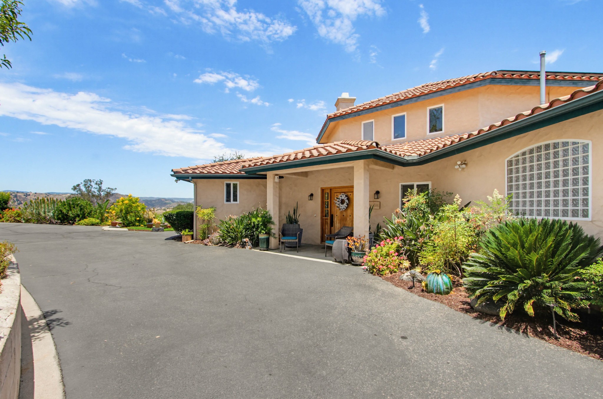 Virtual tour photo 6 of 73 for 1550 Knoll Park Ln