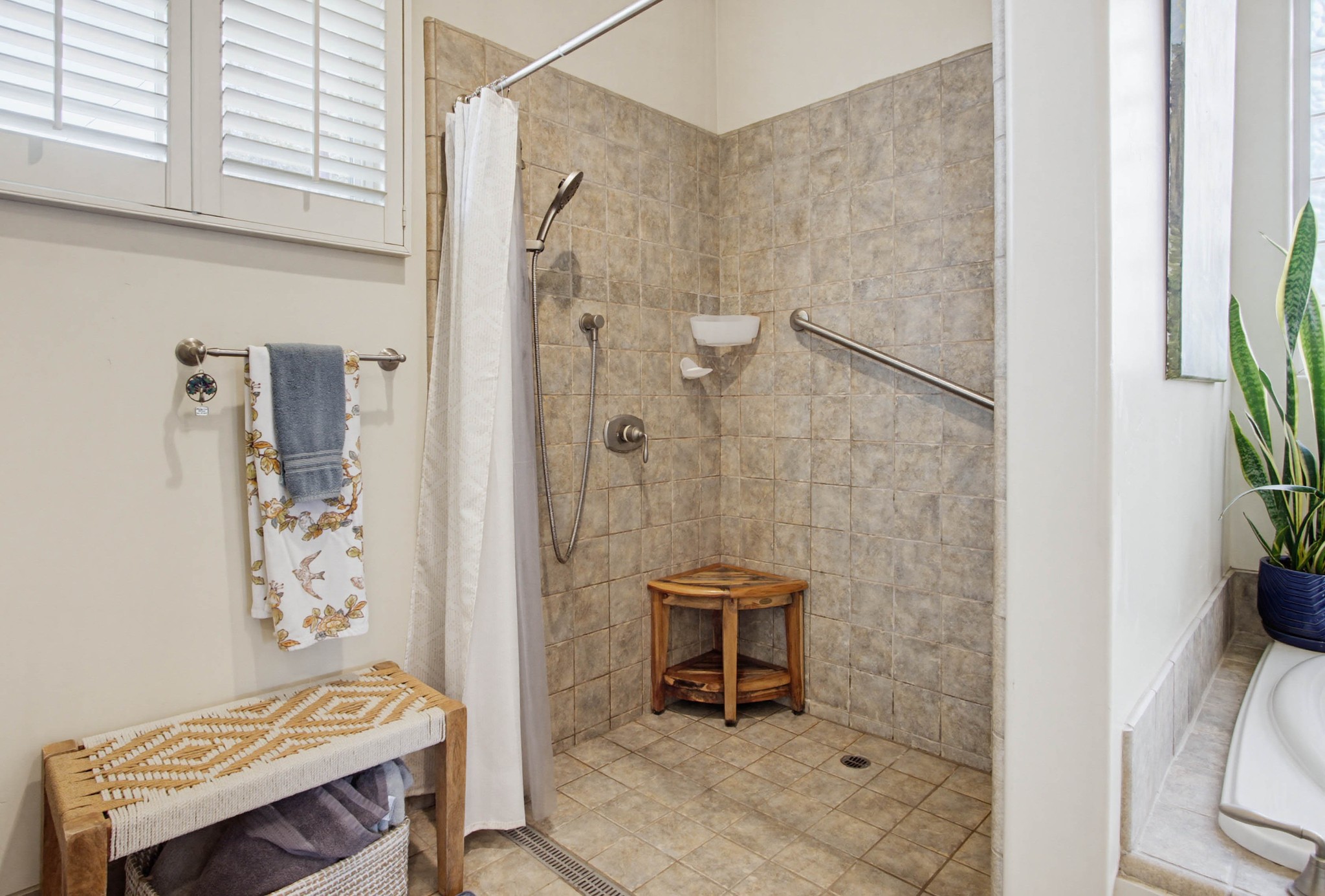 Virtual tour photo 34 of 73 for 1550 Knoll Park Ln