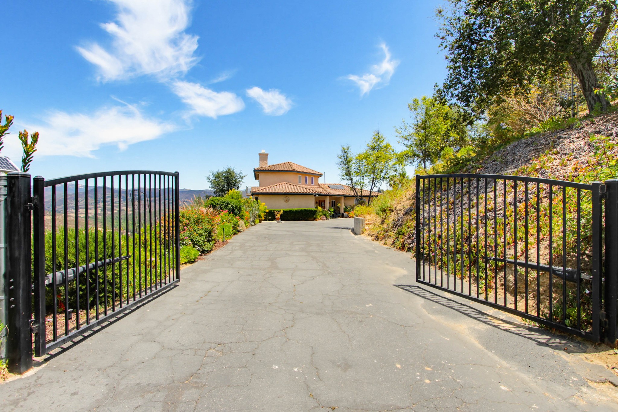 Virtual tour photo 70 of 73 for 1550 Knoll Park Ln