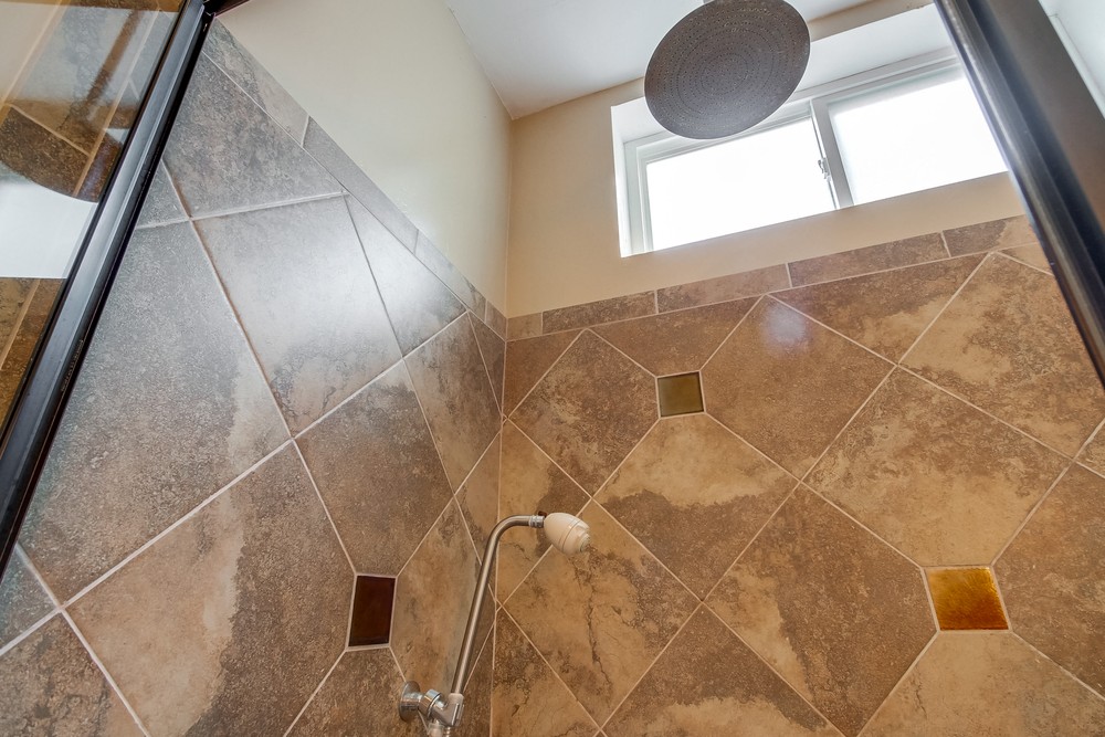 Virtual tour photo 31 of 74 for 1550 Monmouth Dr