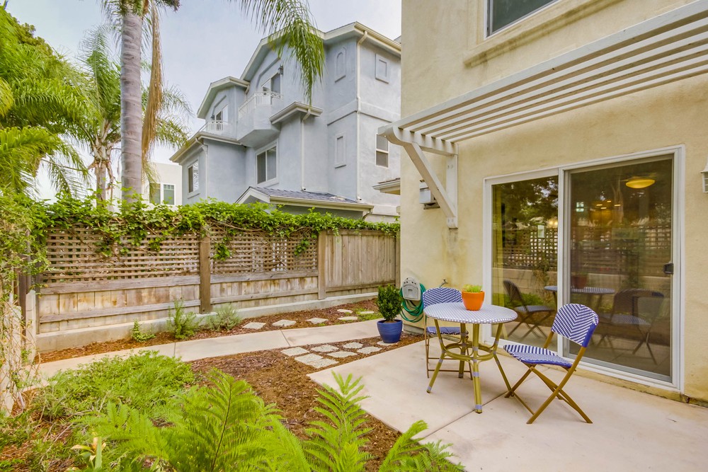 Virtual tour photo 10 of 59 for 1551 Felspar St