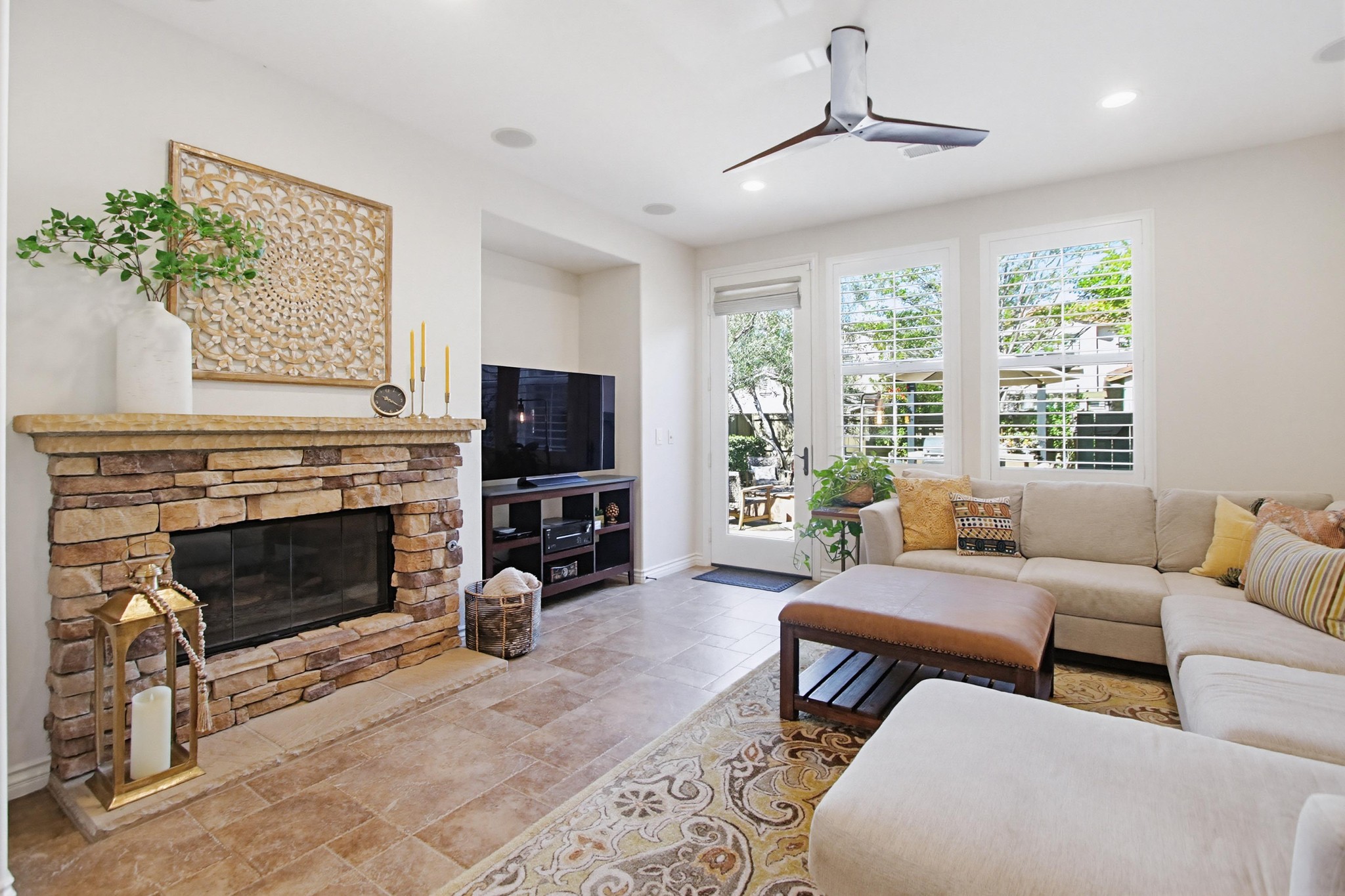 Virtual tour photo 20 of 55 for 15532 Paseo Del Sur