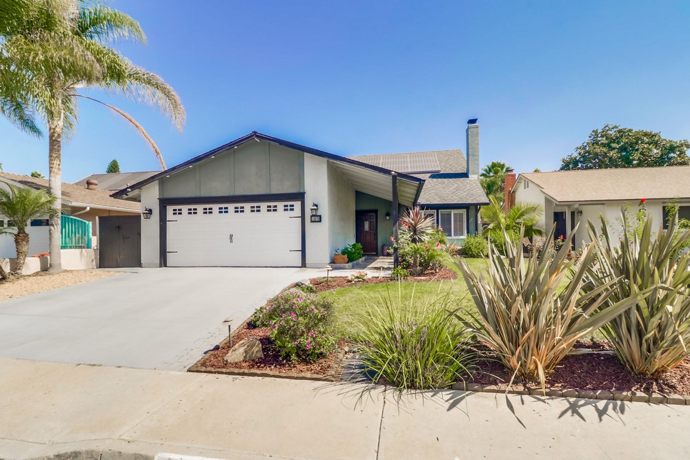 Virtual tour photo 1 of 53 for 15570 Paseo Jenghiz