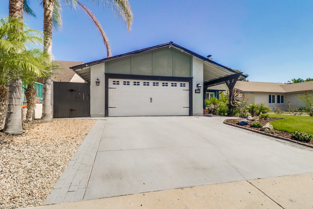 Virtual tour photo 4 of 53 for 15570 Paseo Jenghiz