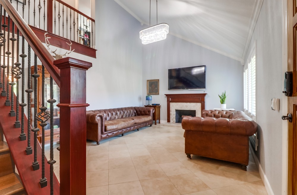 Virtual tour photo 7 of 53 for 15570 Paseo Jenghiz
