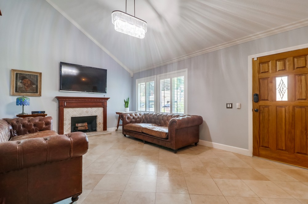 Virtual tour photo 9 of 53 for 15570 Paseo Jenghiz