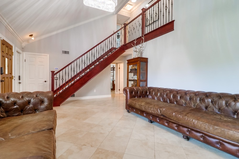 Virtual tour photo 11 of 53 for 15570 Paseo Jenghiz