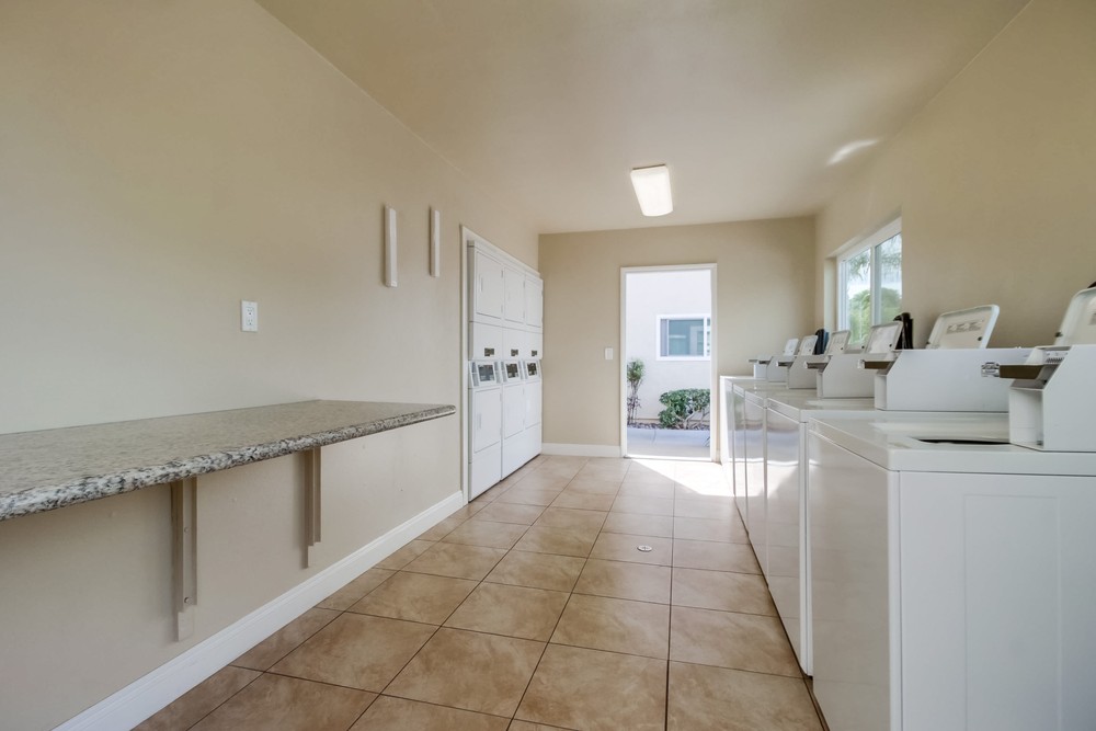 Virtual tour photo 59 of 68 for 1560 Coronado Ave