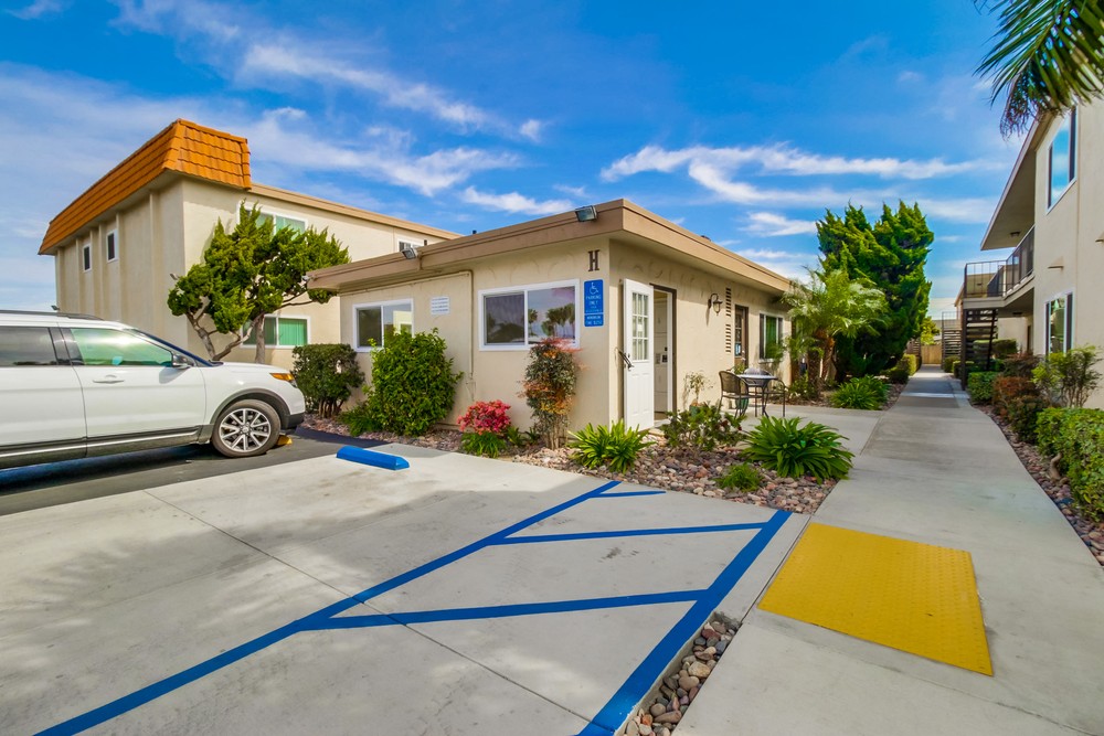 Virtual tour photo 65 of 68 for 1560 Coronado Ave