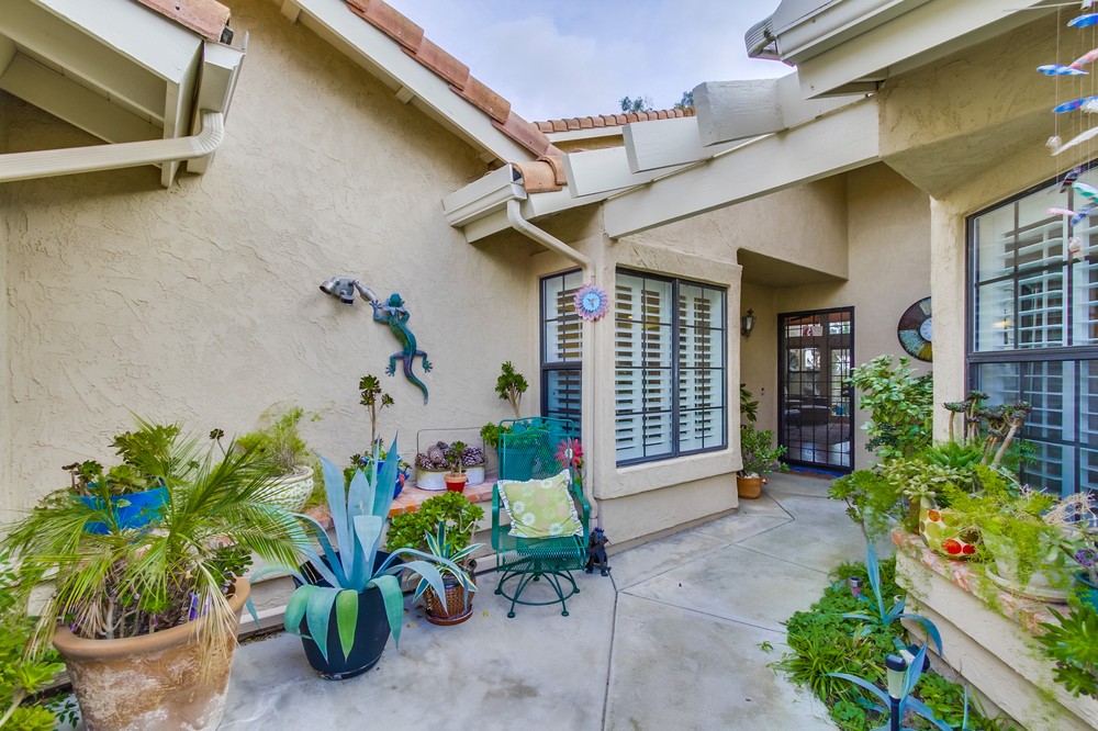 Virtual tour photo 5 of 28 for 15607 Via Marchena
