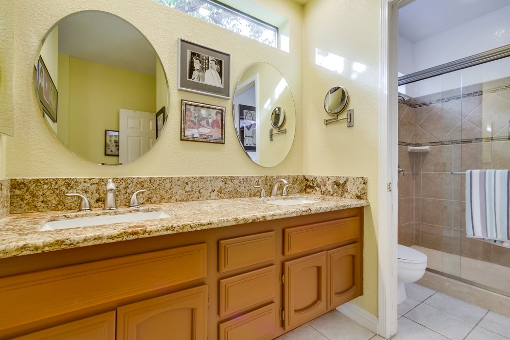 Virtual tour photo 21 of 28 for 15607 Via Marchena