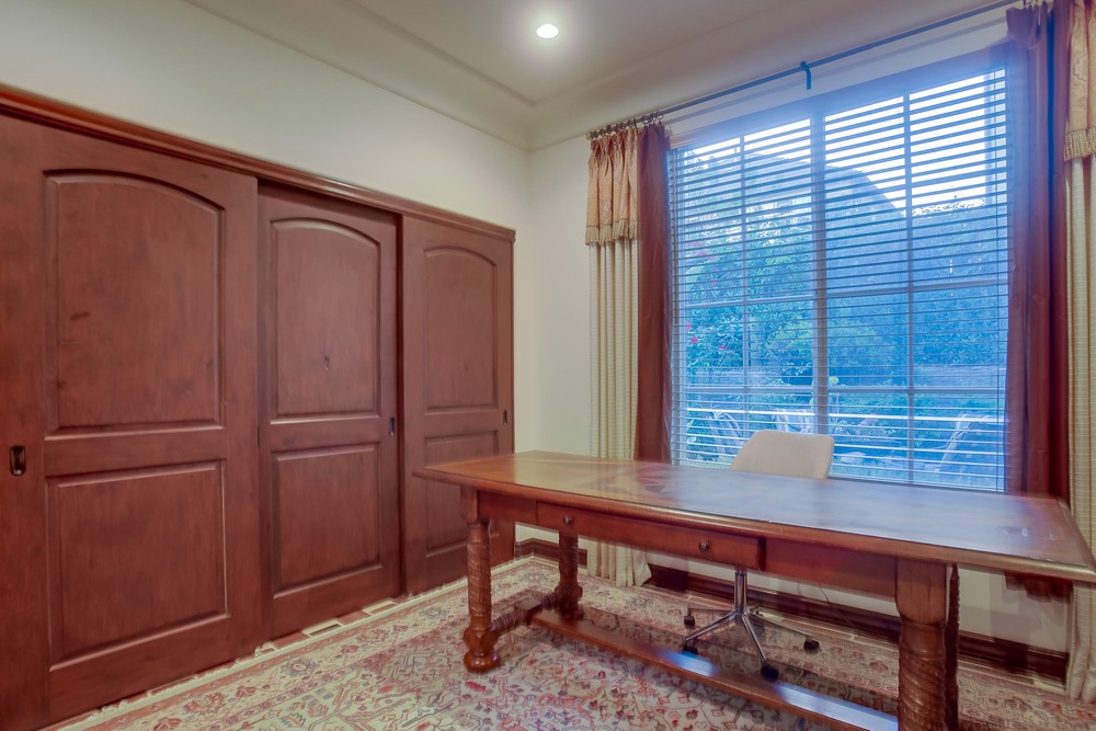 Virtual tour photo 43 of 103 for 15616 New Park Terrace