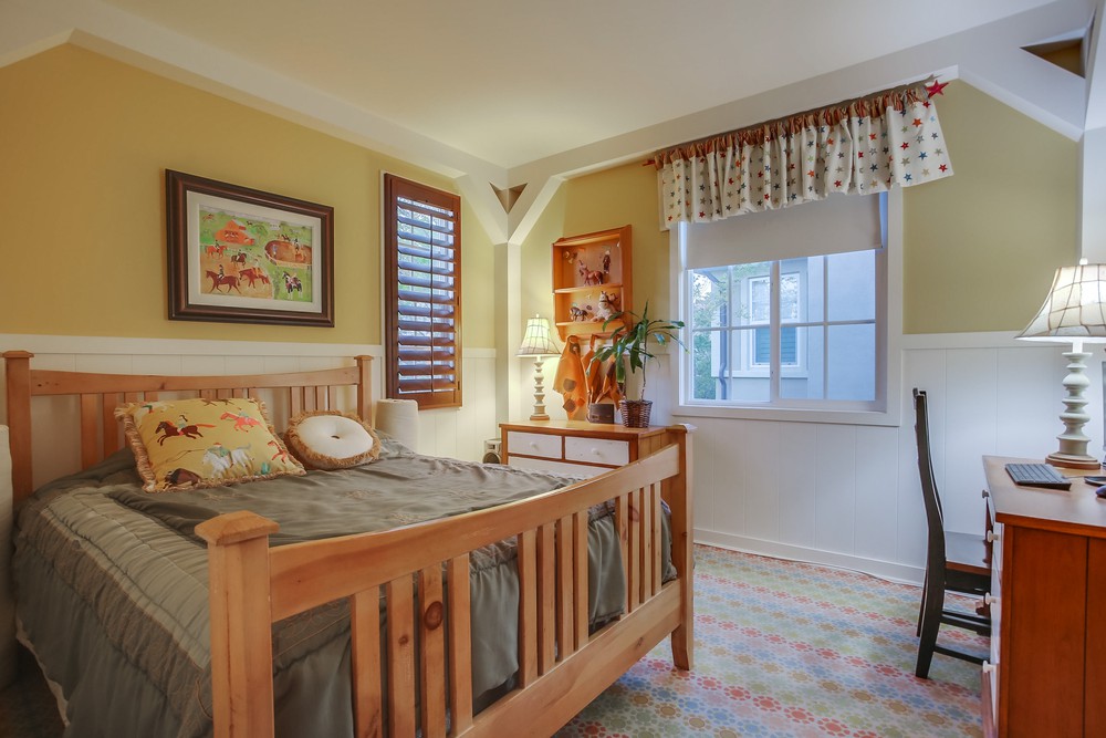 Virtual tour photo 73 of 103 for 15616 New Park Terrace