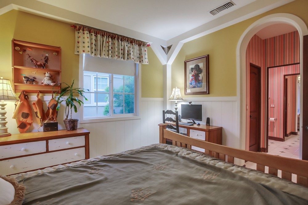 Virtual tour photo 76 of 103 for 15616 New Park Terrace
