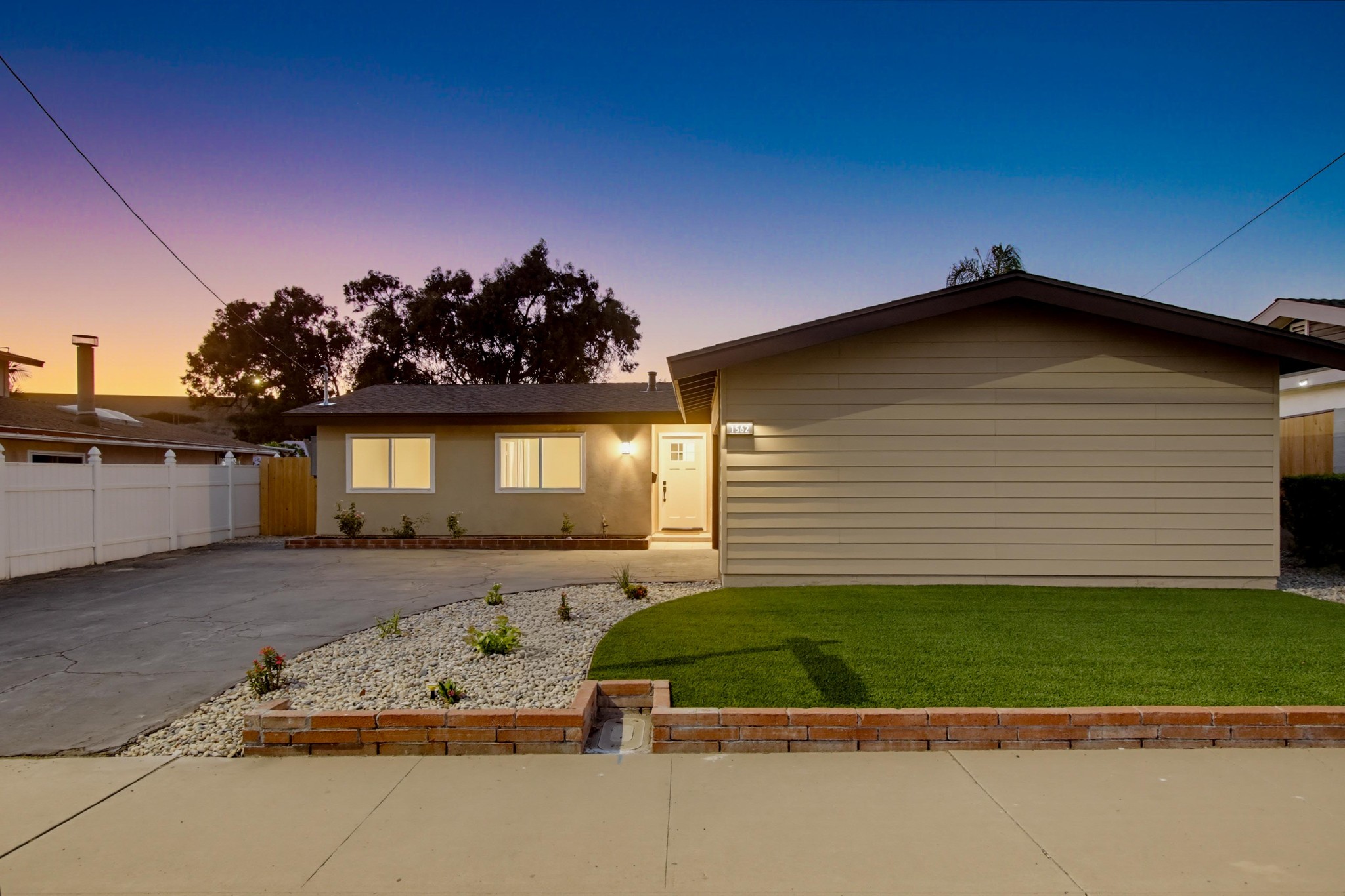 Virtual tour photo 3 of 63 for 1562 Oleander Ave