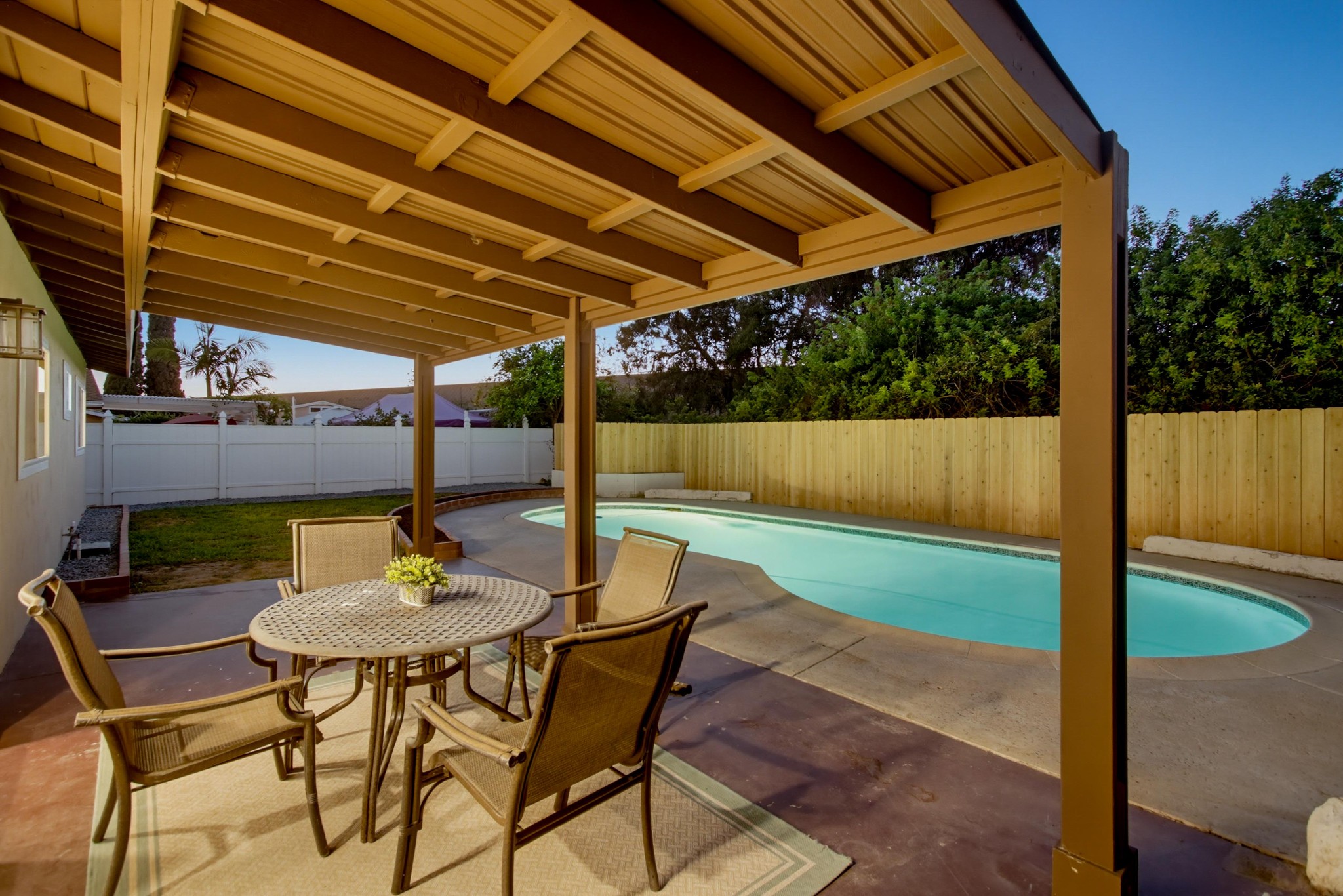 Virtual tour photo 8 of 63 for 1562 Oleander Ave