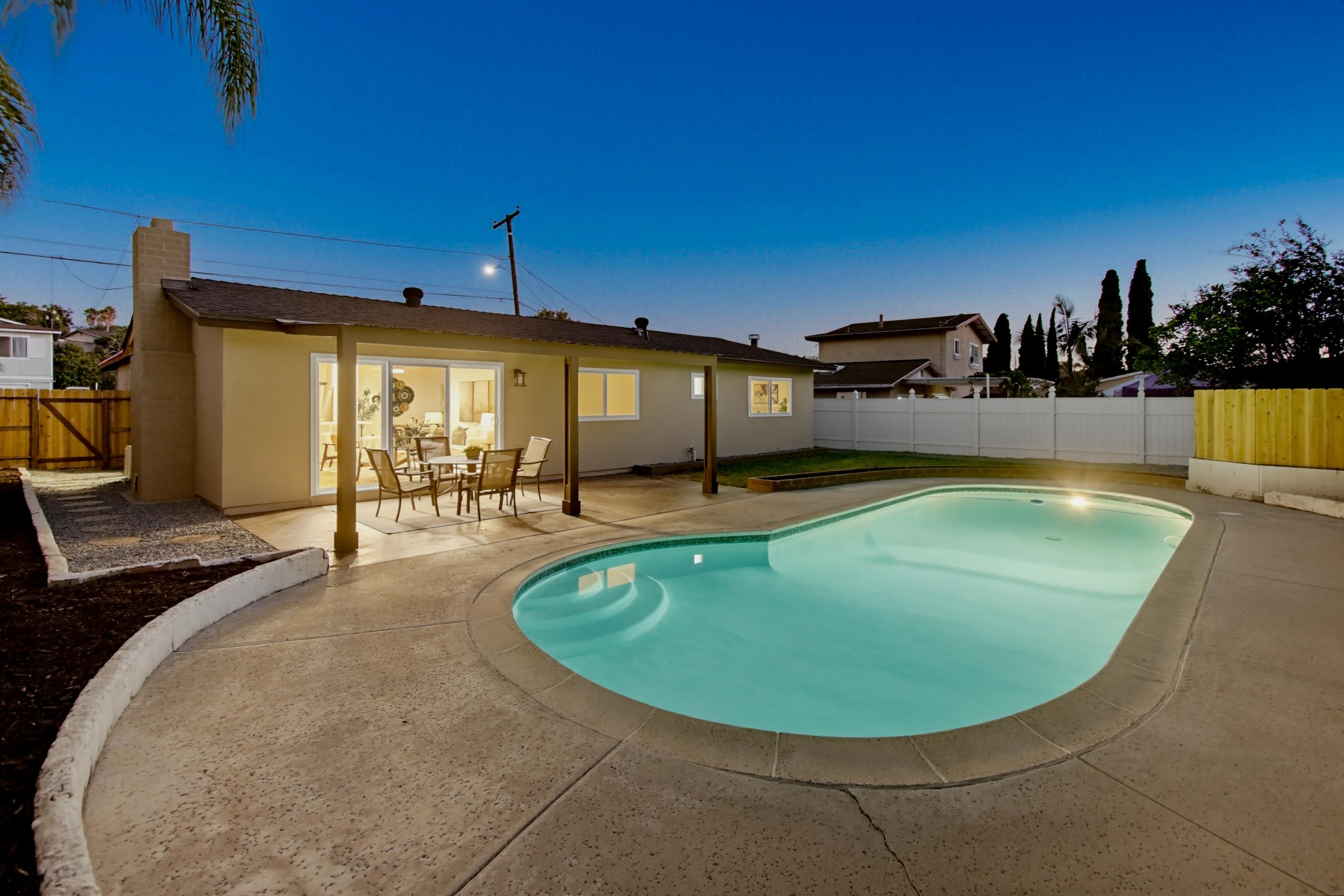 Virtual tour photo 11 of 63 for 1562 Oleander Ave