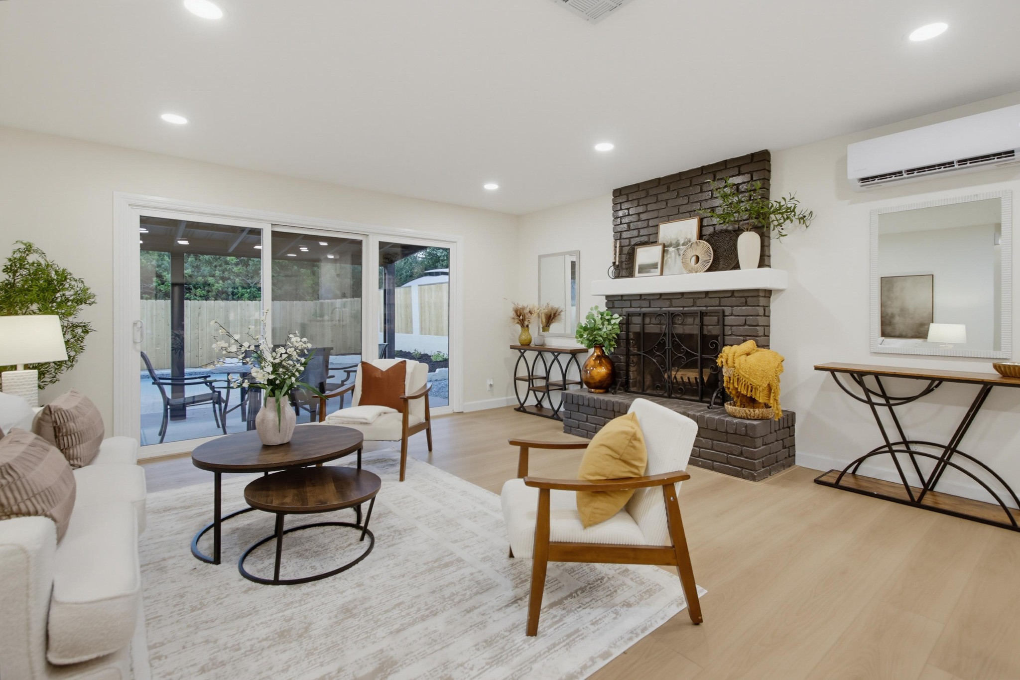 Virtual tour photo 18 of 63 for 1562 Oleander Ave