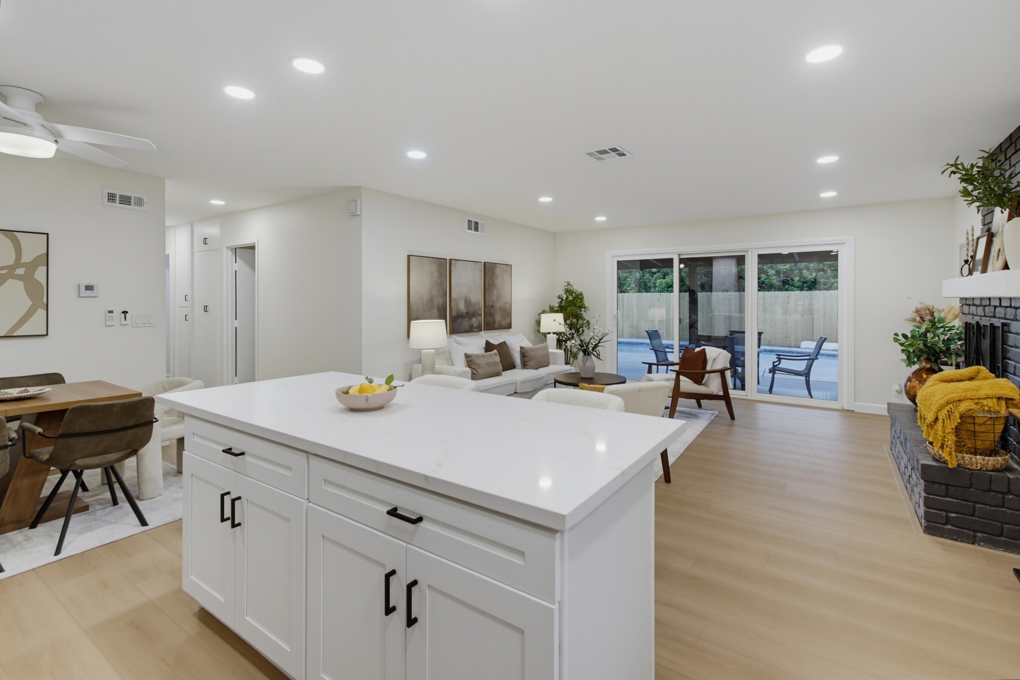 Virtual tour photo 24 of 63 for 1562 Oleander Ave