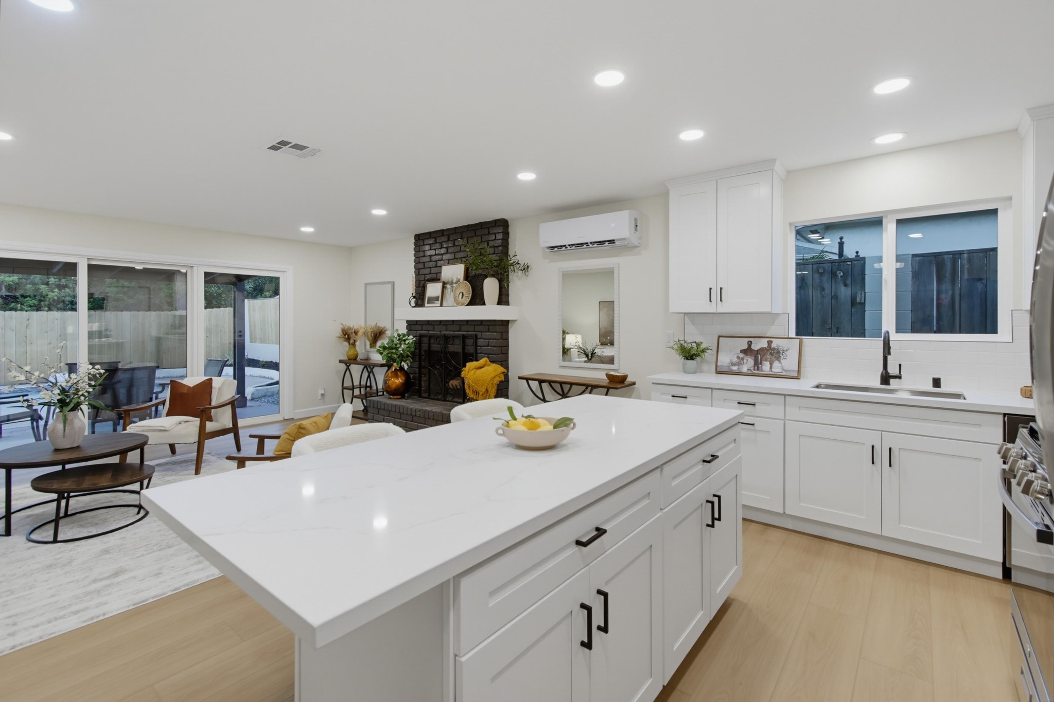 Virtual tour photo 25 of 63 for 1562 Oleander Ave