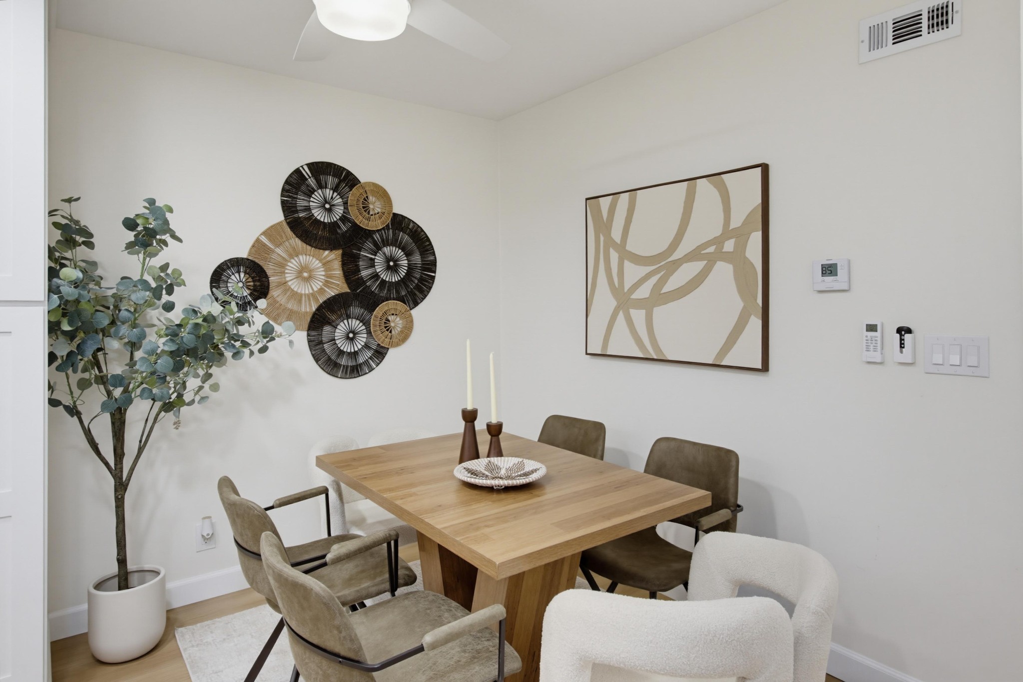 Virtual tour photo 26 of 63 for 1562 Oleander Ave