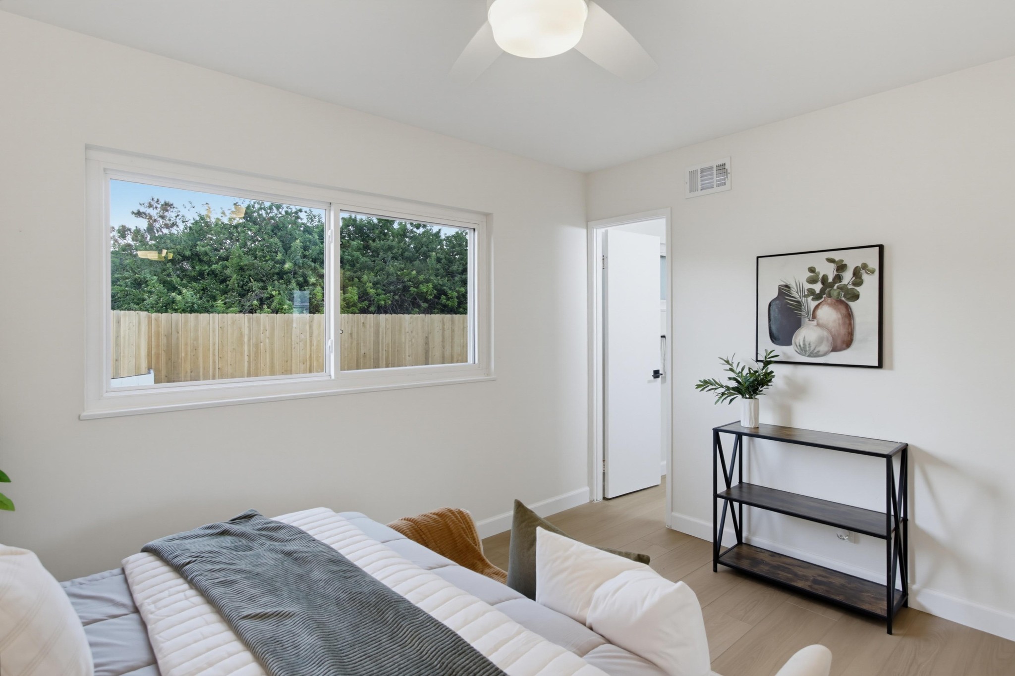 Virtual tour photo 34 of 63 for 1562 Oleander Ave