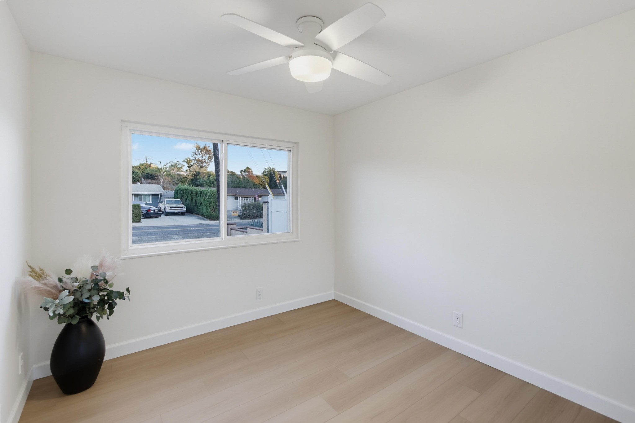 Virtual tour photo 41 of 63 for 1562 Oleander Ave