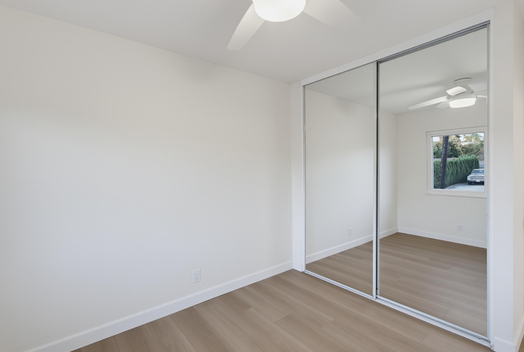 Virtual tour photo 42 of 63 for 1562 Oleander Ave