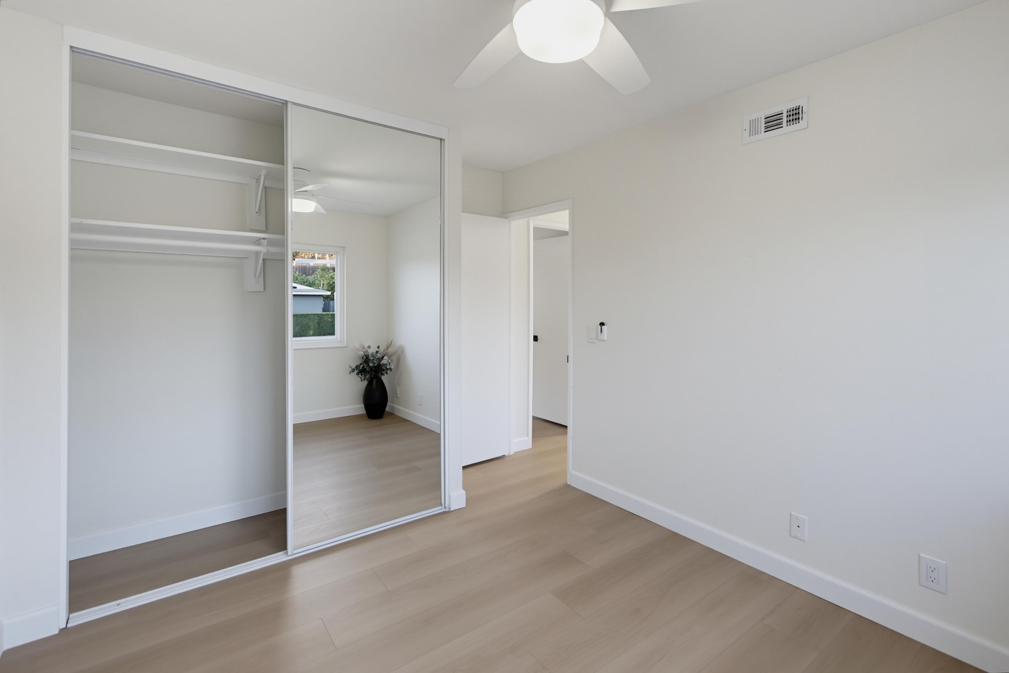 Virtual tour photo 43 of 63 for 1562 Oleander Ave