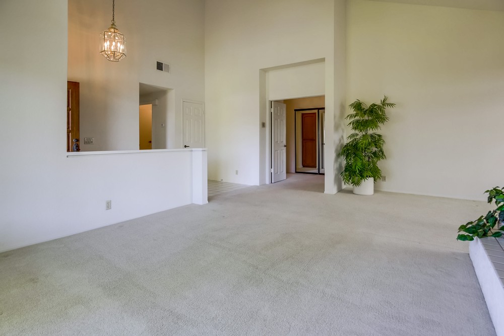 Virtual tour photo 15 of 39 for 15673 Via Calanova