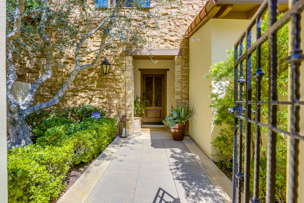 Virtual tour photo 7 of 71 for 15688 Beltaire Ln