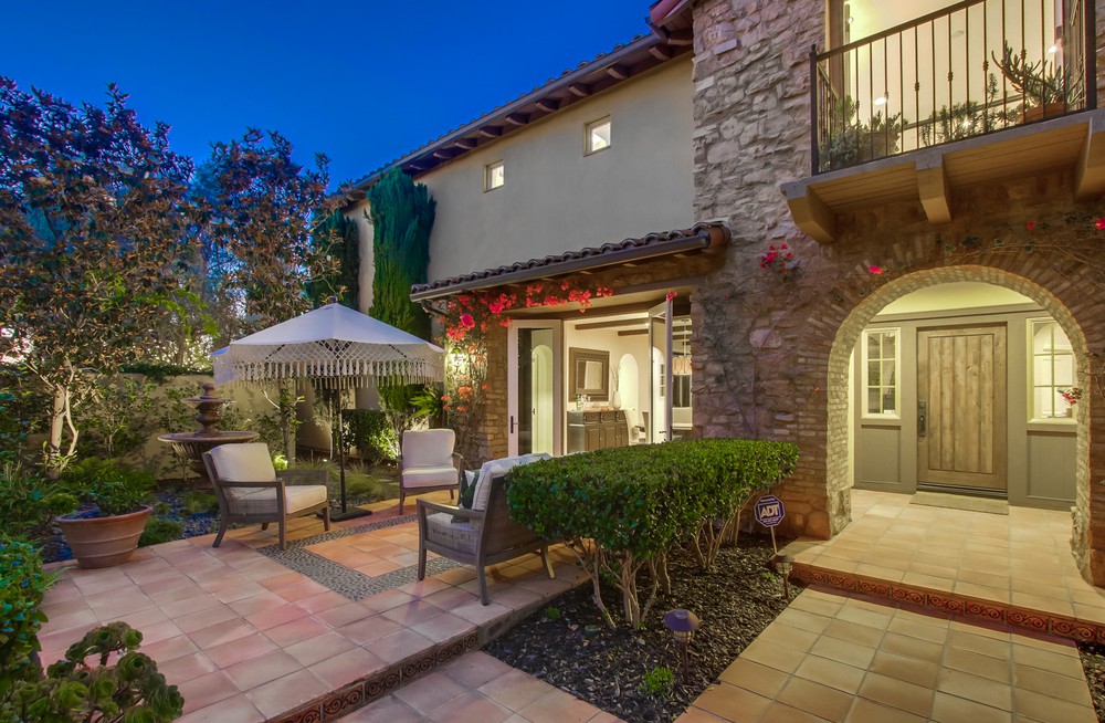 Virtual tour photo 3 of 63 for 15692 Beltaire Ln