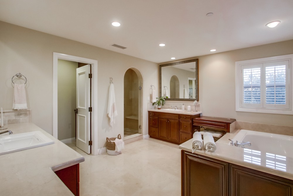 Virtual tour photo 38 of 63 for 15692 Beltaire Ln