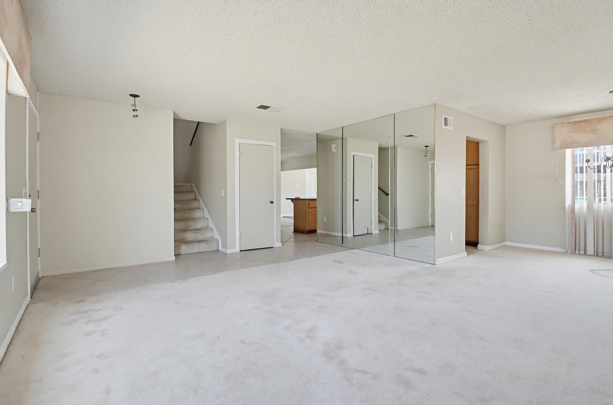 Virtual tour photo 8 of 45 for 1572 Antoine Dr