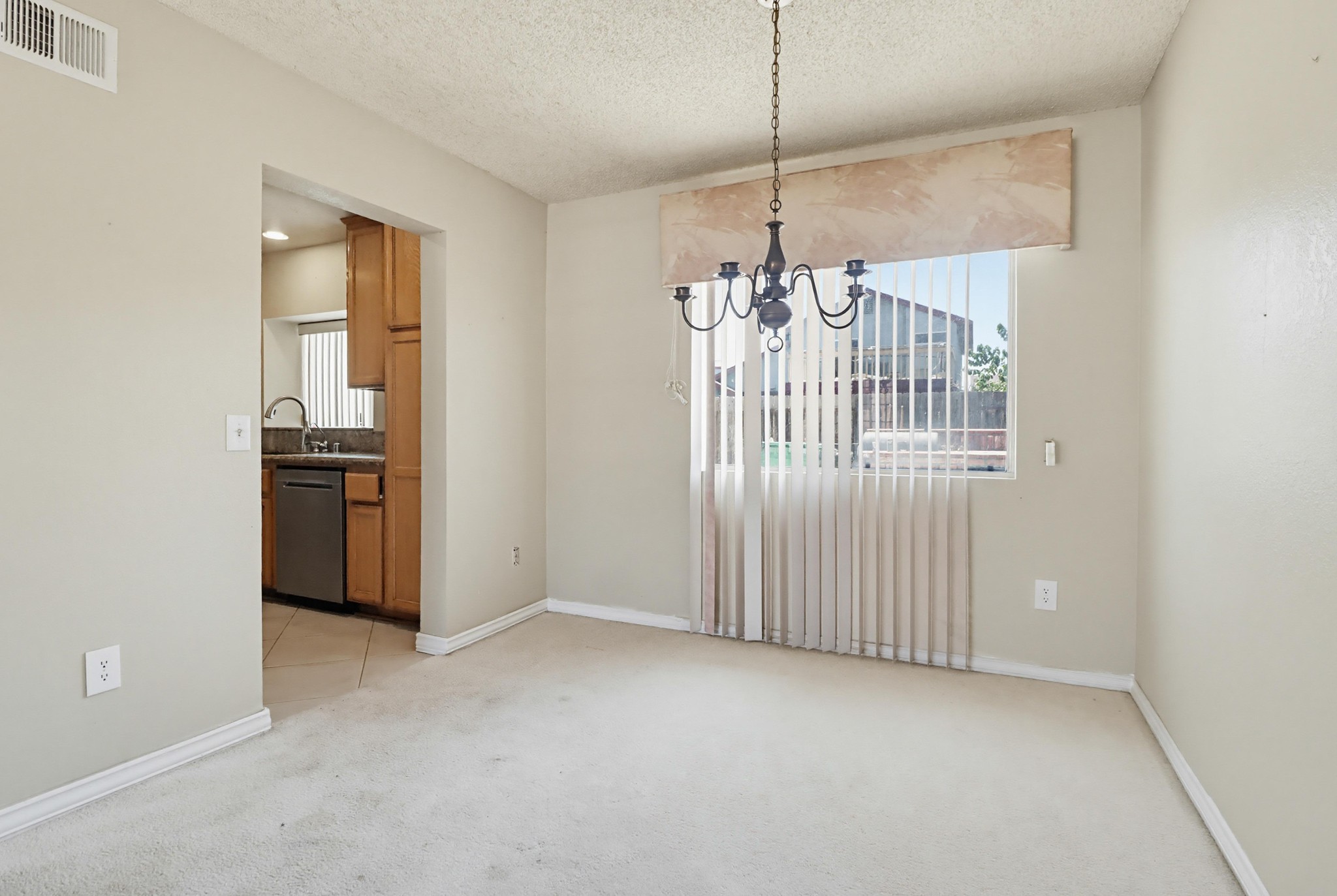 Virtual tour photo 9 of 45 for 1572 Antoine Dr