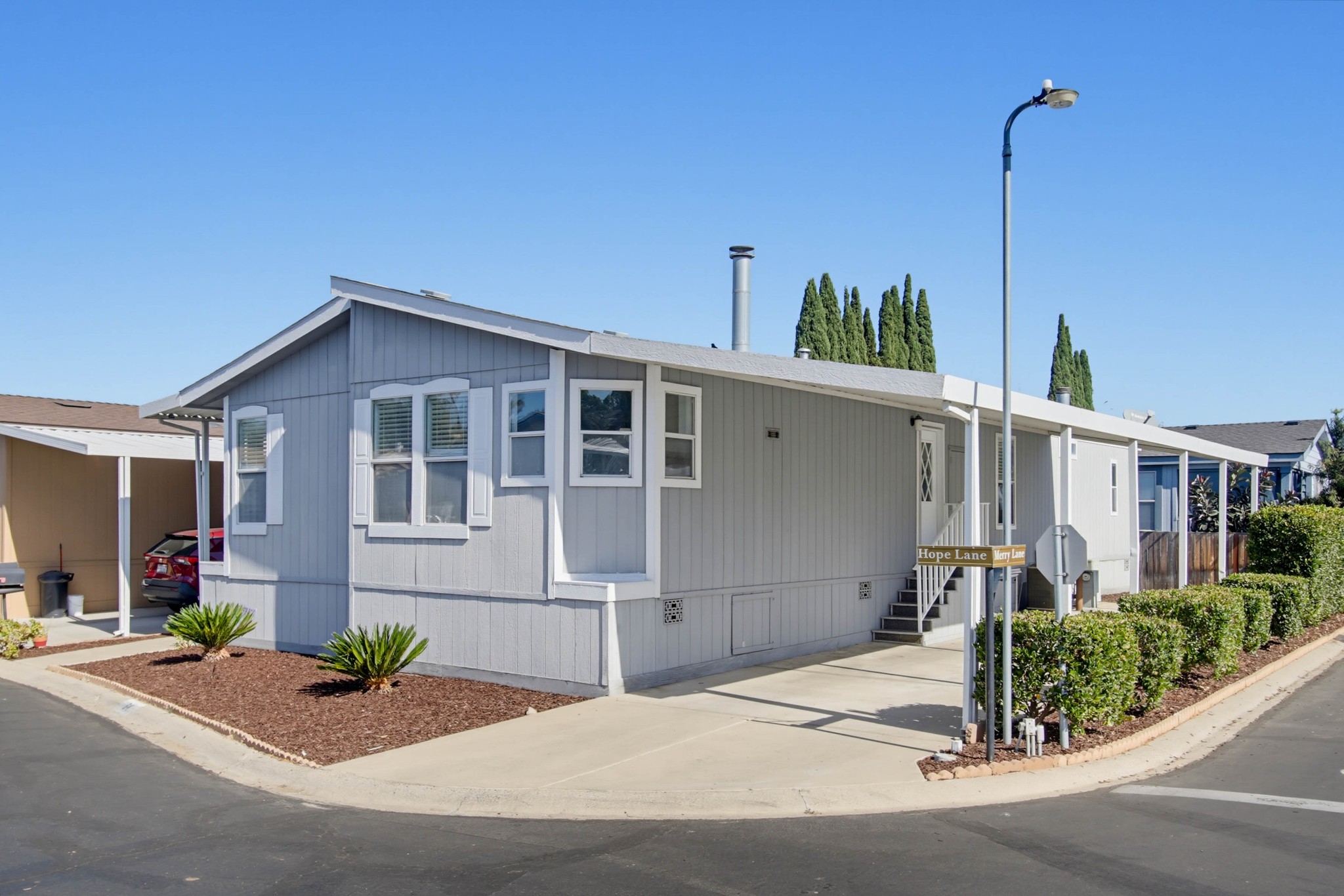 Virtual tour photo 4 of 44 for 1575 W Valley Pkwy